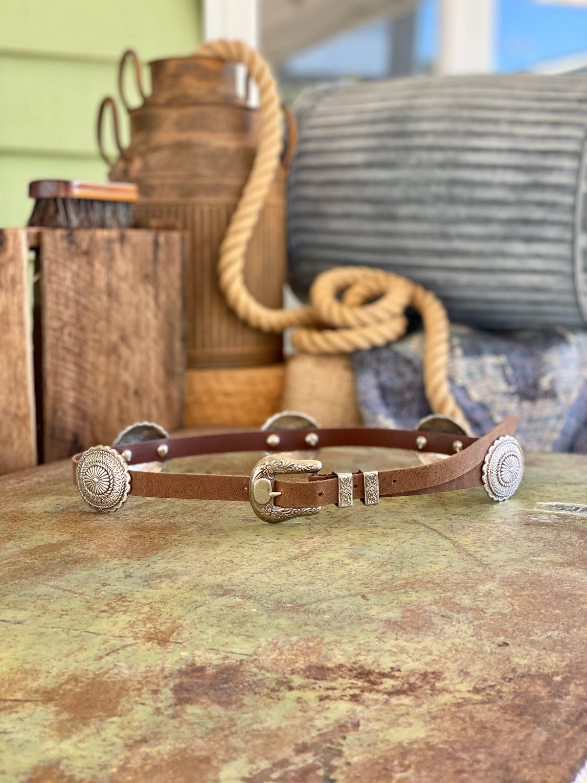 Scalloped Oval Concho Belt