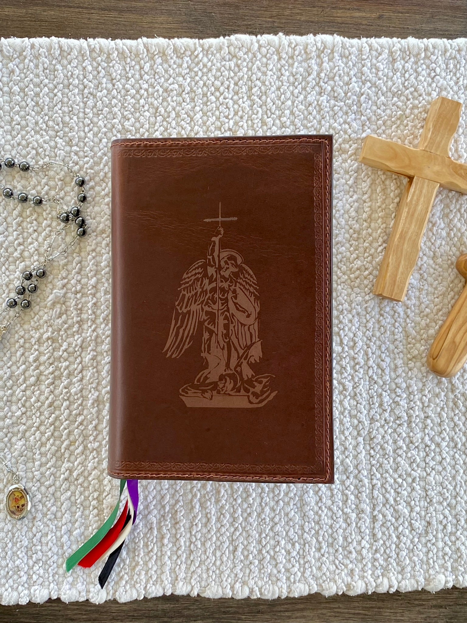 Medium Brown Leather Angelus Press 1962 Daily Missal Cover