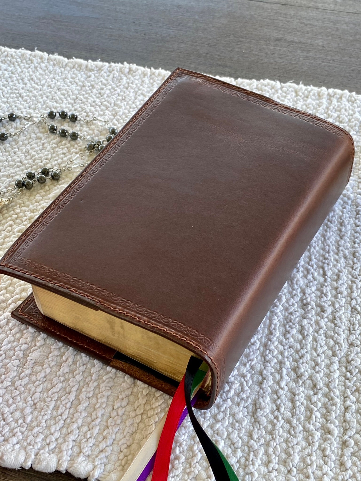 Medium Brown Leather Angelus Press 1962 Daily Missal Cover