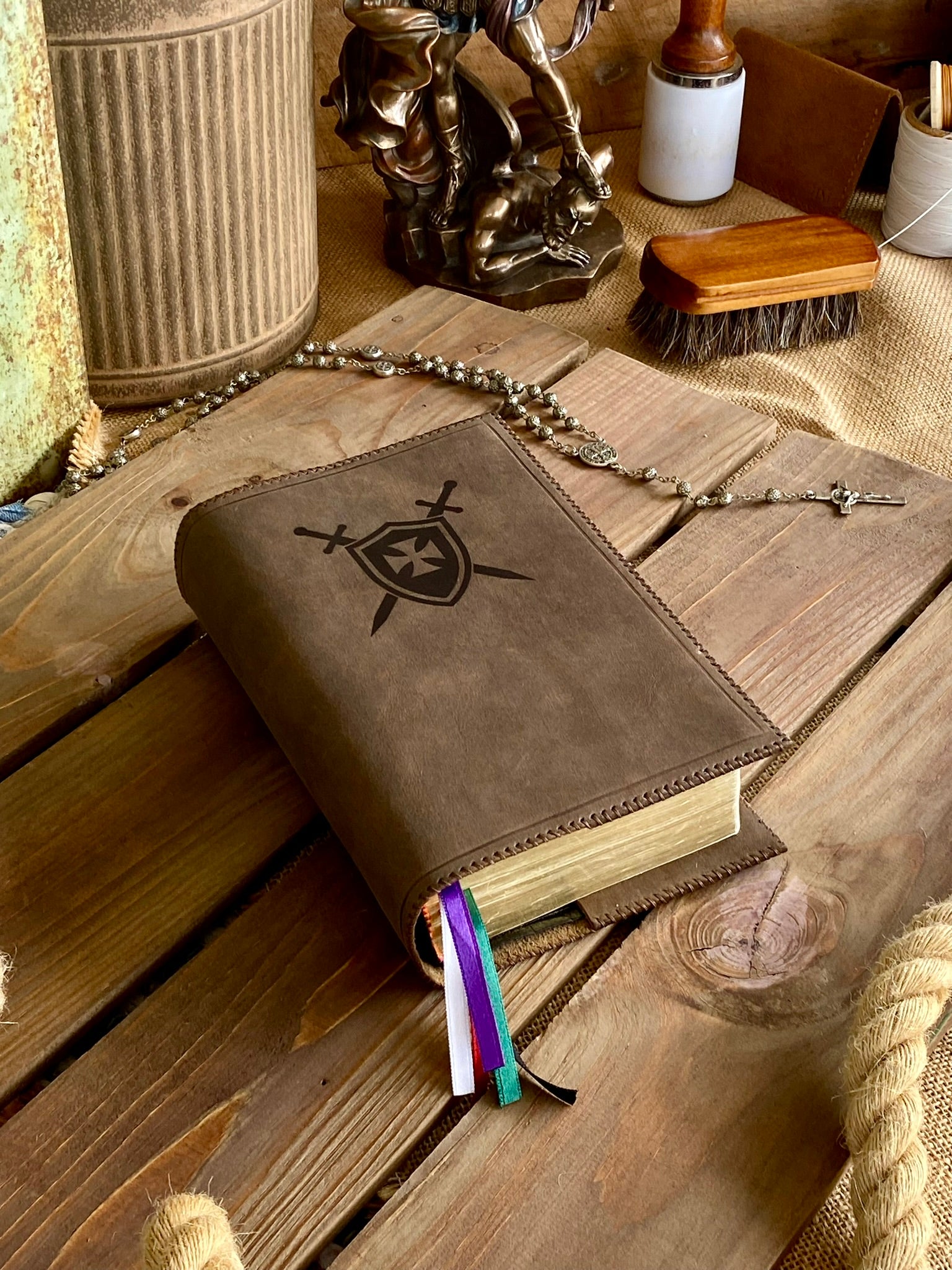 Combat Whipstitch Leather Angelus Press 1962 Daily Missal Cover
