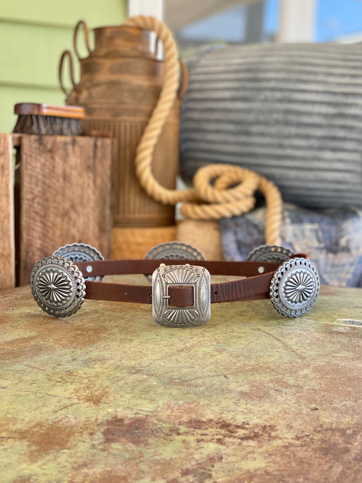 Scalloped Oval Concho Belt