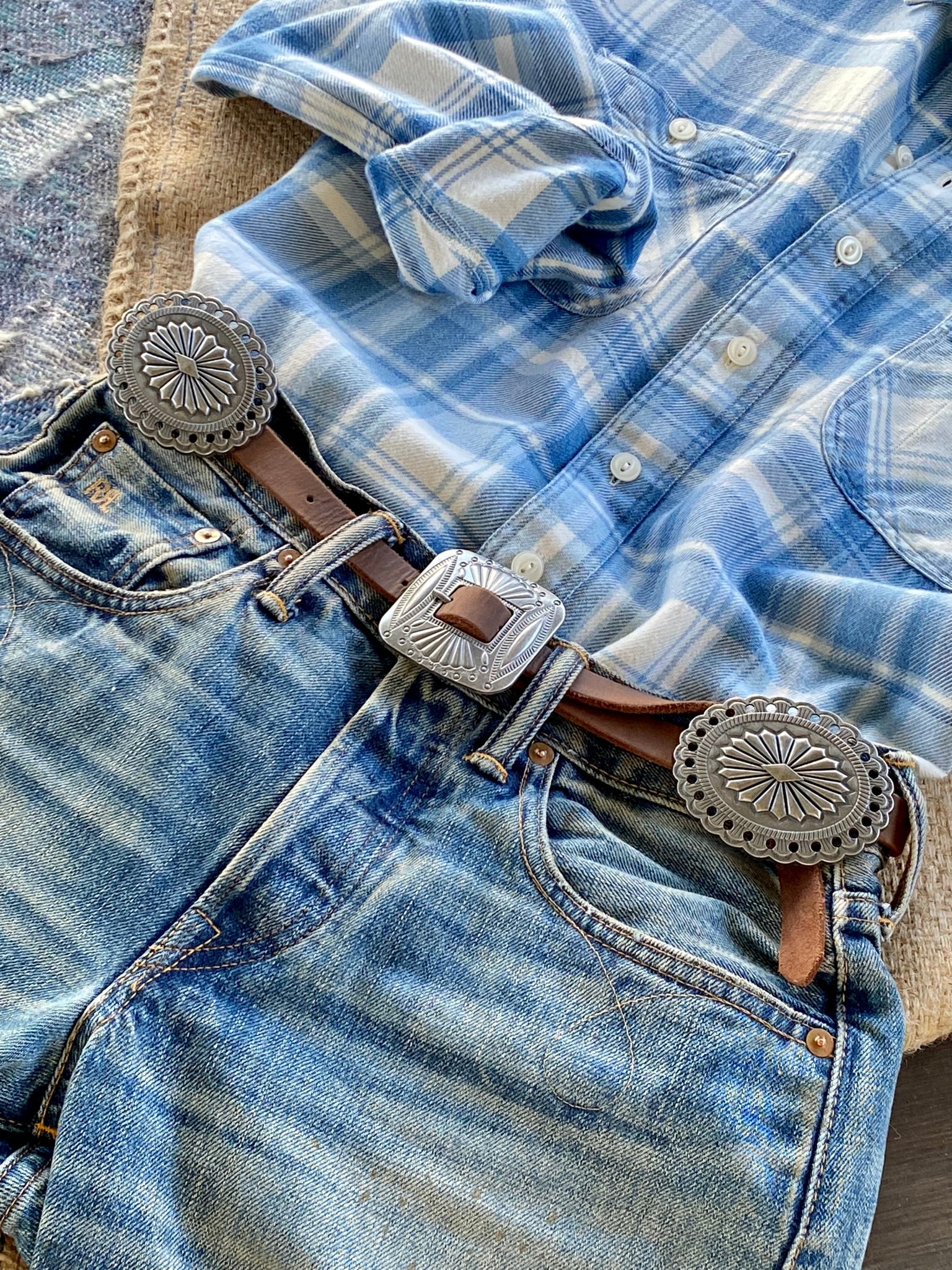 Scalloped Oval Concho Belt