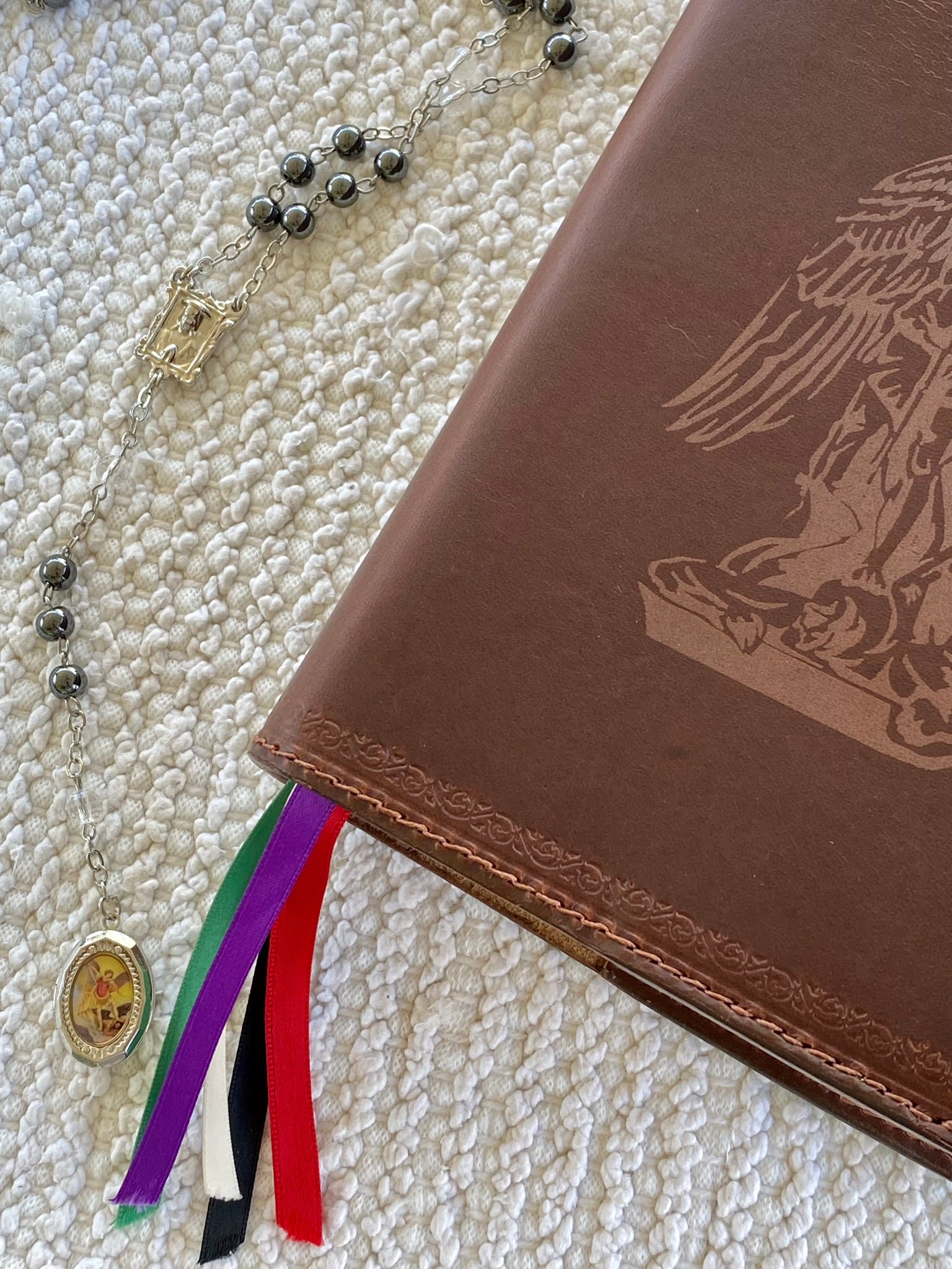 Medium Brown Leather Angelus Press 1962 Daily Missal Cover