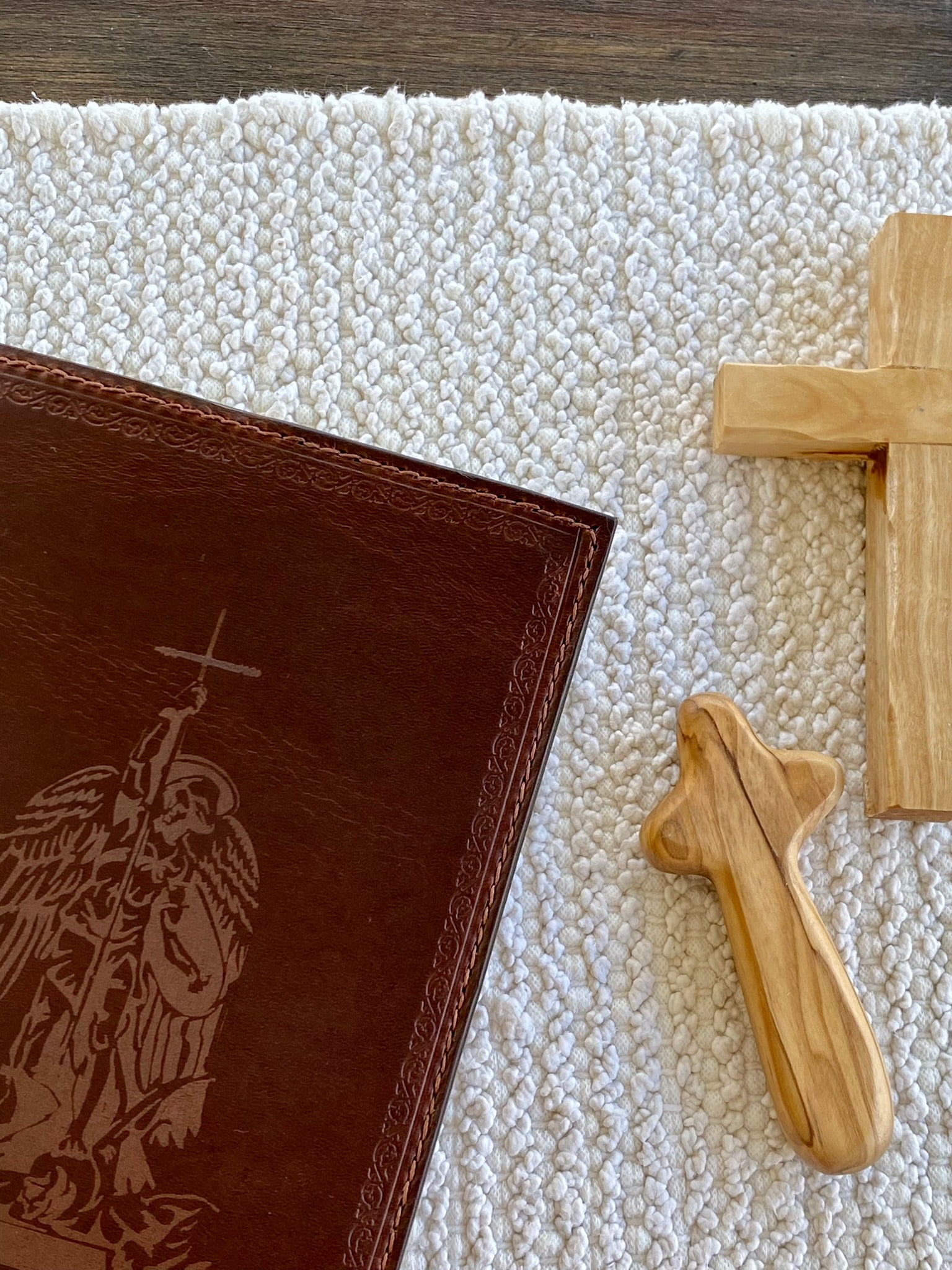 Medium Brown Leather Angelus Press 1962 Daily Missal Cover