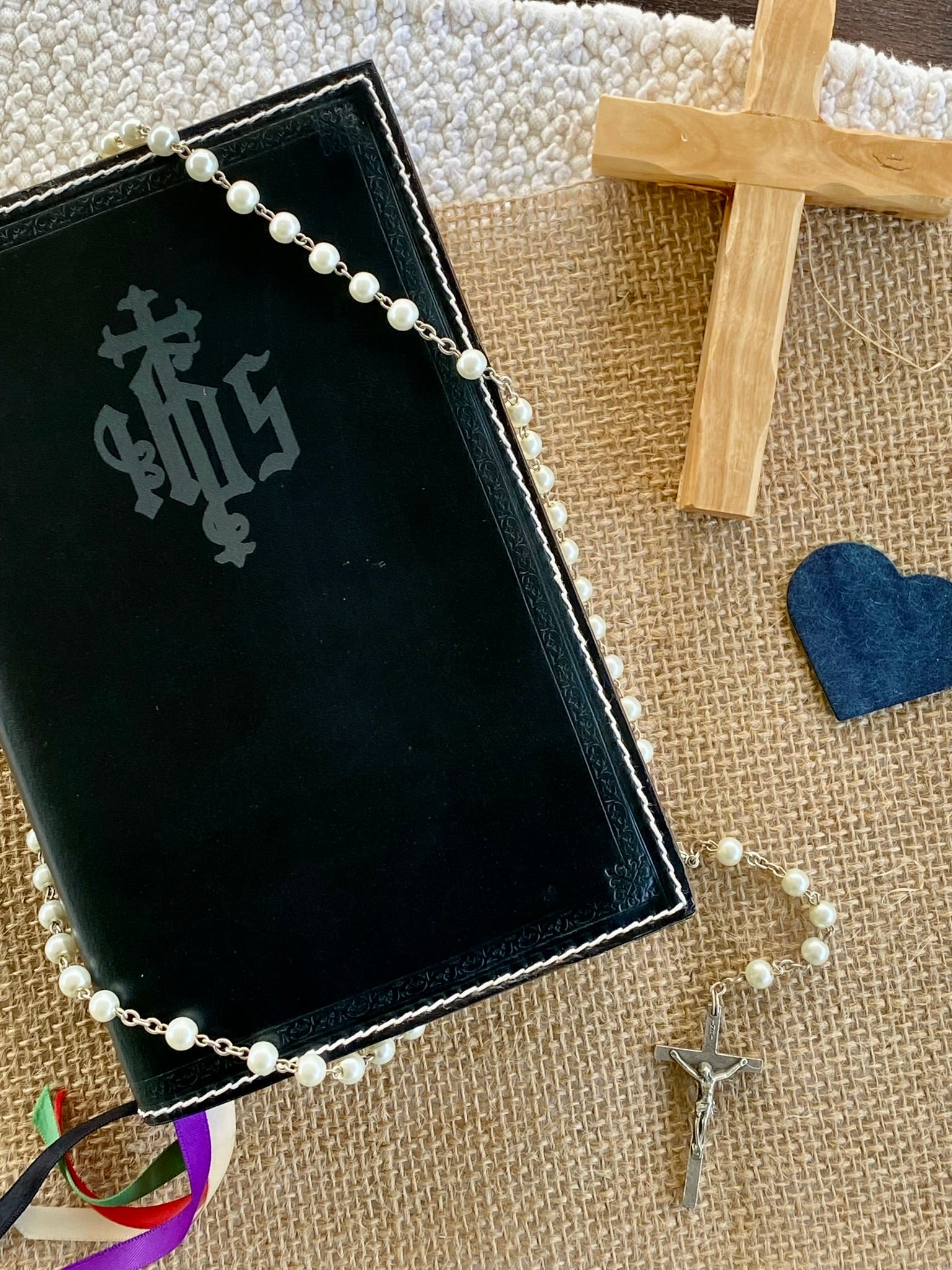 Navy Leather Angelus Press 1962 Daily Missal Cover